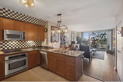 807 Davis Street #810, Evanston, IL 60201 - Photo 8