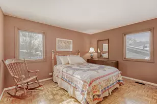 295 Brighton Rd, Elk Grove Village, IL 60007 - Photo 10