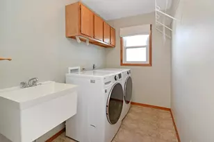 10 Cameron Ct, Bloomington, IL 61704 - Photo 20