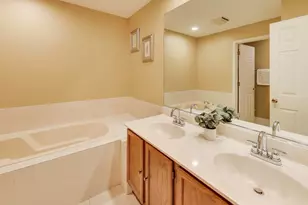 1501 N Courtland Dr, Arlington Heights, IL 60004 - Photo 16