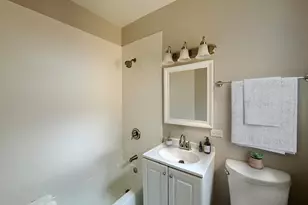 7007 N Wolcott Ave, Chicago, IL 60626 - Photo 8