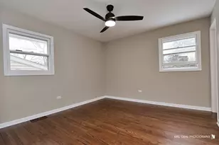 1070 Belle Plaine Ave, Gurnee, IL 60031 - Photo 10