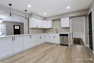 1070 Belle Plaine Ave, Gurnee, IL 60031 - Photo 6