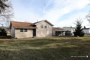 1070 Belle Plaine Ave, Gurnee, IL 60031 - Photo 18