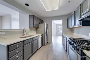 460 Mayflower Ln, Bartlett, IL 60103 - Photo 12