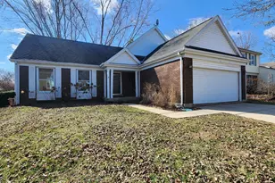 5 Castlegate Ct, Vernon Hills, IL 60061 - Photo 1