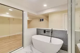 26225 N Hickory Rd, Mundelein, IL 60060 - Photo 24