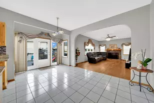 10745 Lockwood Ave, Oak Lawn, IL 60453 - Photo 4