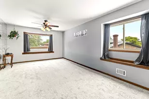 10926 Circle Ct, Palos Hills, IL 60465 - Photo 12