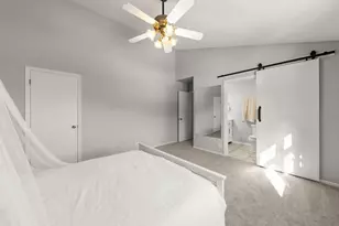 2240 Mecan Dr, Naperville, IL 60564 - Photo 16