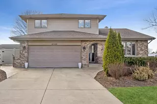 8708 Coventry Dr, Woodridge, IL 60517 - Photo 1