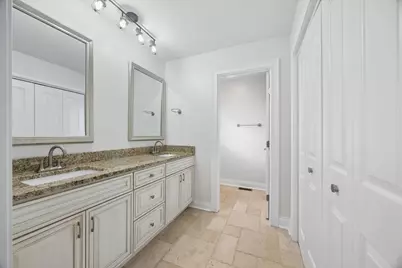 8708 Coventry Drive, Woodridge, IL 60517 - Photo 16