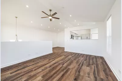 715 Four Seasons Boulevard, Aurora, IL 60504 - Photo 4