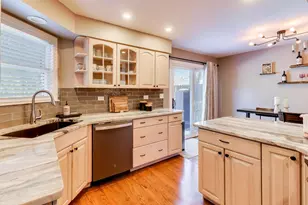 141 Chatsworth Cir, Schaumburg, IL 60194 - Photo 8