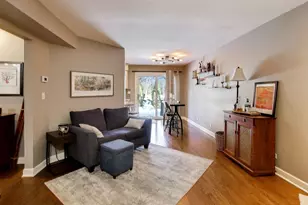 141 Chatsworth Cir, Schaumburg, IL 60194 - Photo 12