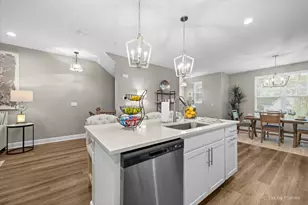 124 E Main St, Cary, IL 60013 - Photo 6