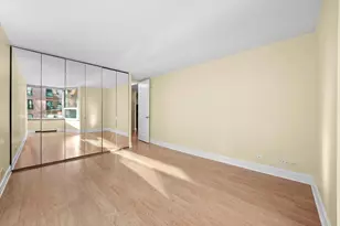 720 W Gordon Terrace, Chicago, IL 60613 - Photo 10