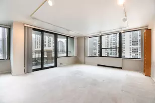 1560 N Sandburg Terrace, Chicago, IL 60610 - Photo 8