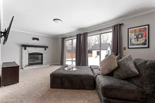 272 Village Ln, Bartlett, IL 60103 - Photo 12