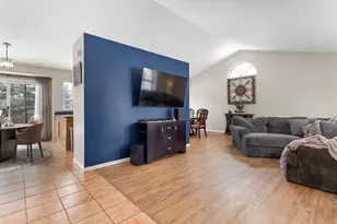 272 Village Ln, Bartlett, IL 60103 - Photo 4