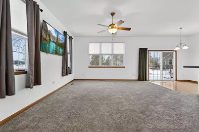 16459 Buckner Pond Way, Crest Hill, IL 60403 - Photo 10