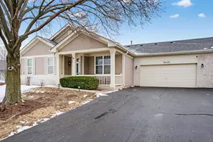 16459 Buckner Pond Wy, Crest Hill, IL 60403 - Photo 2