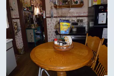 390 W 4th Street, Dallas City, IL 62330 - Photo 6