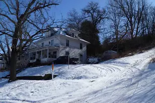 390 W 4th St, Dallas City, IL 62330 - Photo 24