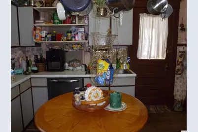 390 W 4th Street, Dallas City, IL 62330 - Photo 8