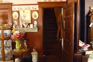 390 W 4th St, Dallas City, IL 62330 - Photo 4