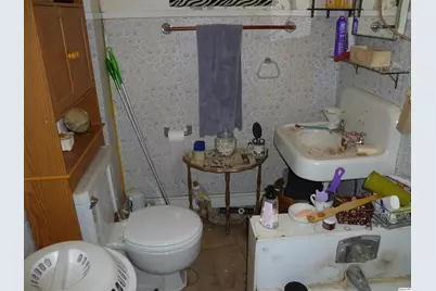 390 W 4th Street, Dallas City, IL 62330 - Photo 14