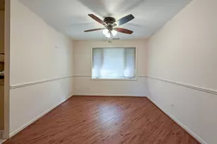 1904 Winston Ln, Schaumburg, IL 60193 - Photo 10