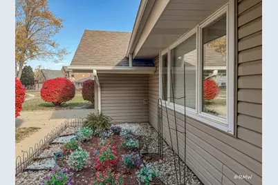 1904 Winston Lane, Schaumburg, IL 60193 - Photo 4