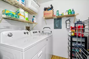 1052 Southbury Ln, Wheeling, IL 60090 - Photo 10