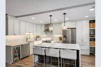 3033 N Sheridan Road #M1, Chicago, IL 60657 - Photo 8