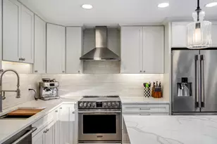 3033 N Sheridan Rd, Chicago, IL 60657 - Photo 10