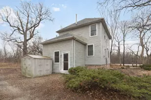 555 Trailside Ln, Des Plaines, IL 60016 - Photo 2