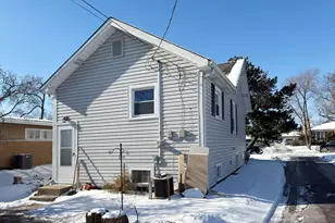 1645 Illinois St, Des Plaines, IL 60016 - Photo 4