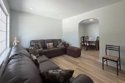 1645 Illinois Street, Des Plaines, IL 60016 - Photo 6