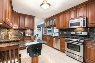 5628 N Redwood Dr, Norwood Park, IL 60631 - Photo 8