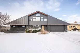 5628 N Redwood Dr, Norwood Park, IL 60631 - Photo 2