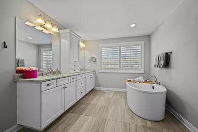 995 Harvard Court, Highland Park, IL 60035 - Photo 12