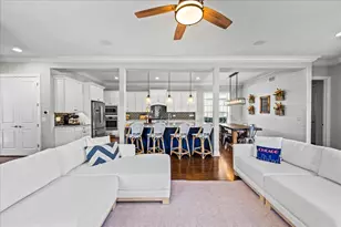 995 Harvard Ct, Highland Park, IL 60035 - Photo 2