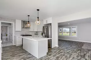 38W715 Huntley Rd, West Dundee, IL 60118 - Photo 32