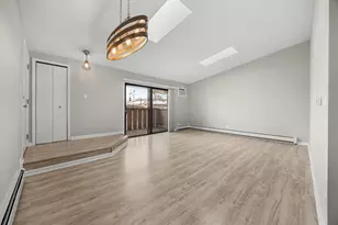 16 Echo Ct, Vernon Hills, IL 60061 - Photo 4