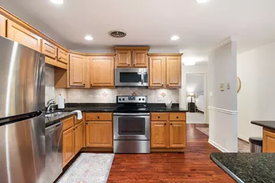 221 N Kenilworth Avenue #208, Oak Park, IL 60302 - Photo 10