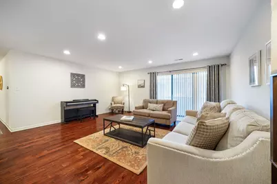 221 N Kenilworth Avenue #208, Oak Park, IL 60302 - Photo 6