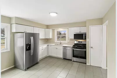 807 Blackhawk Drive, University Park, IL 60484 - Photo 6