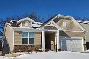 824 Spring Dr, Lindenhurst, IL 60046 - Photo 1