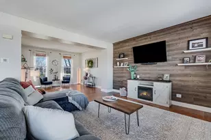 311 Austin Dr, Shorewood, IL 60404 - Photo 6